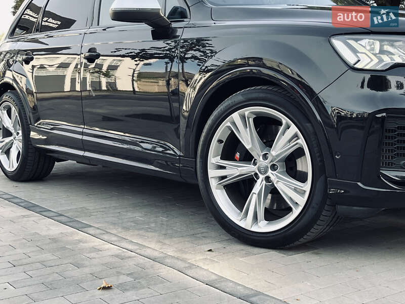 Позашляховик / Кросовер Audi SQ7 2020 в Луцьку