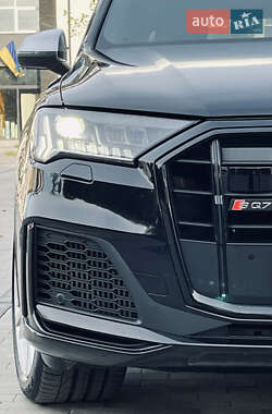Позашляховик / Кросовер Audi SQ7 2020 в Луцьку