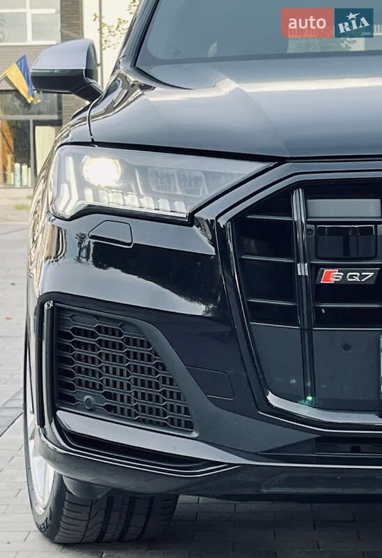 Позашляховик / Кросовер Audi SQ7 2020 в Луцьку