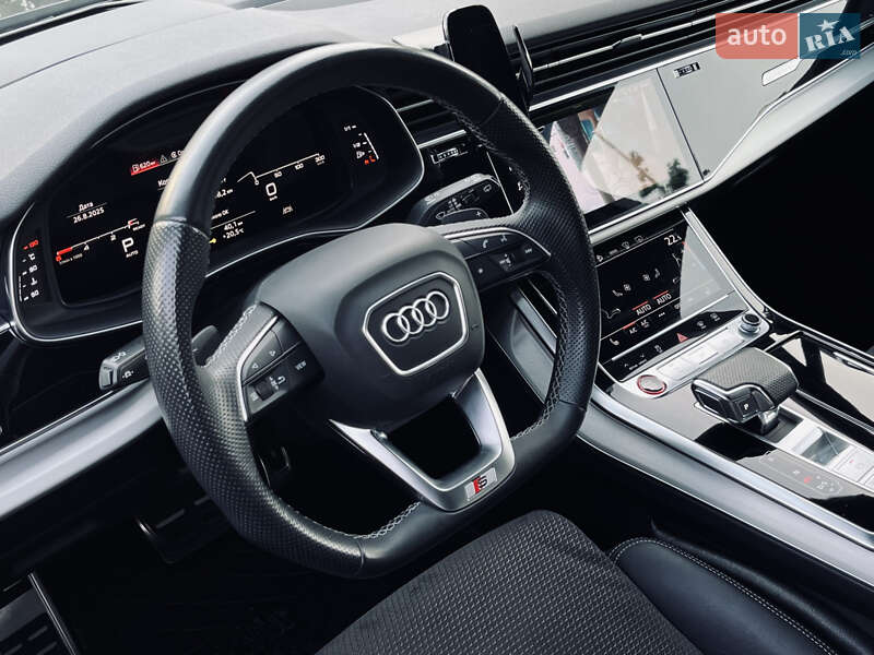 Позашляховик / Кросовер Audi SQ7 2020 в Луцьку