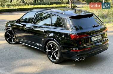 Внедорожник / Кроссовер Audi SQ7 2023 в 