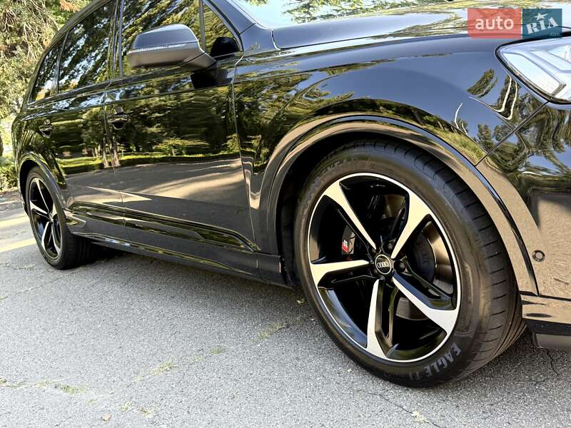 Позашляховик / Кросовер Audi SQ7 2023 в Києві
