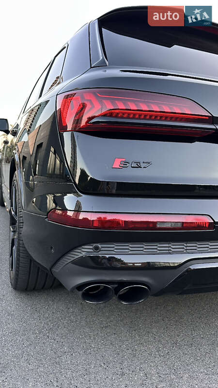 Внедорожник / Кроссовер Audi SQ7 2022 в Днепре