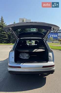 Внедорожник / Кроссовер Audi SQ7 2017 в 