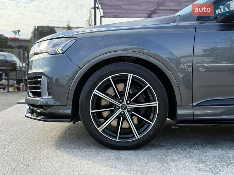 Позашляховик / Кросовер Audi SQ7 2020 в Києві