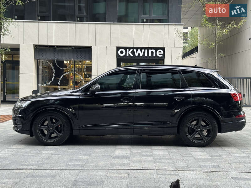 Внедорожник / Кроссовер Audi SQ7 2016 в Киеве