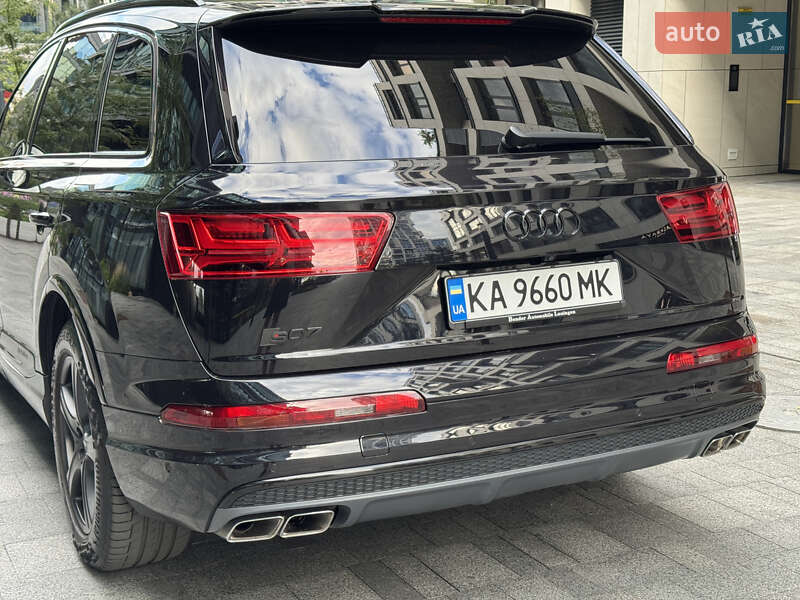 Внедорожник / Кроссовер Audi SQ7 2016 в Киеве