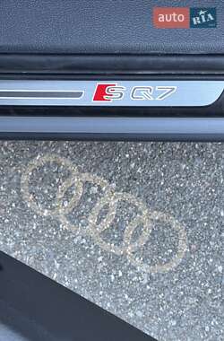 Внедорожник / Кроссовер Audi SQ7 2017 в 