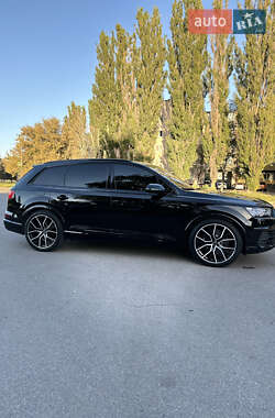 Внедорожник / Кроссовер Audi SQ7 2017 в 