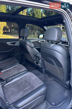 Внедорожник / Кроссовер Audi SQ7 2017 в 