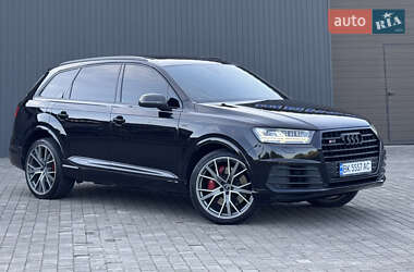 Внедорожник / Кроссовер Audi SQ7 2017 в Сарнах
