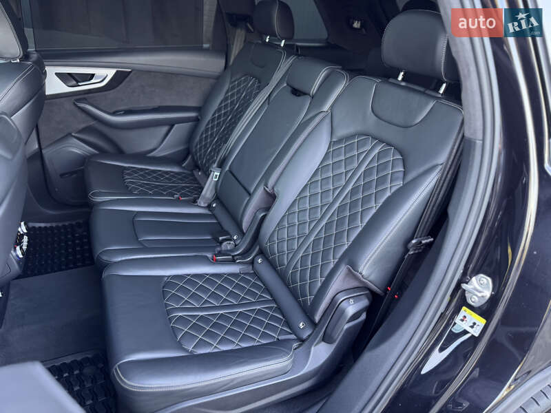 Внедорожник / Кроссовер Audi SQ7 2017 в Сарнах фото 43 Внедорожник / Кроссовер Audi SQ7 2017 в Сарнах
