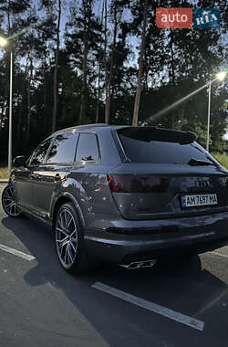 Внедорожник / Кроссовер Audi SQ7 2018 в 