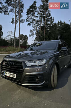 Внедорожник / Кроссовер Audi SQ7 2018 в 