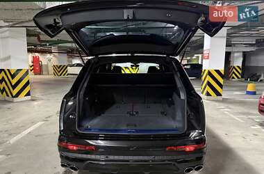 Внедорожник / Кроссовер Audi SQ7 2023 в 