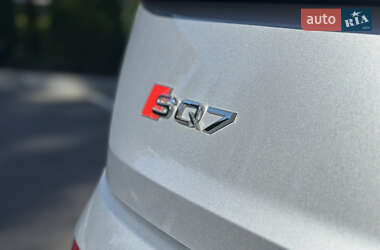 Внедорожник / Кроссовер Audi SQ7 2022 в 