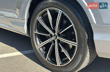 Внедорожник / Кроссовер Audi SQ7 2022 в 