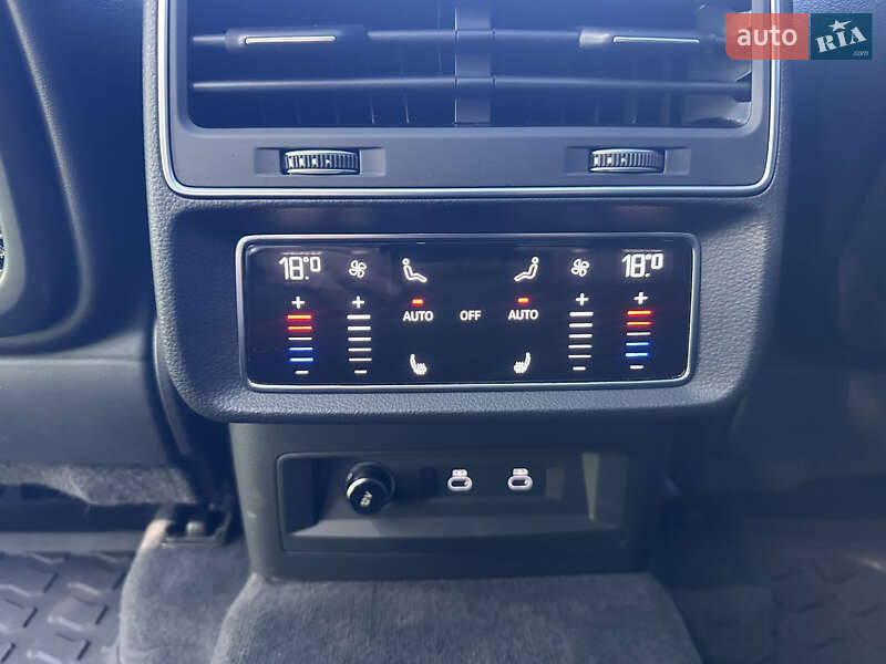 Внедорожник / Кроссовер Audi SQ7 2022 в Киеве