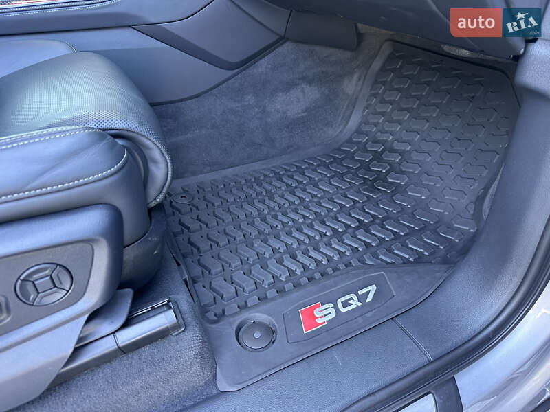 Внедорожник / Кроссовер Audi SQ7 2022 в Киеве