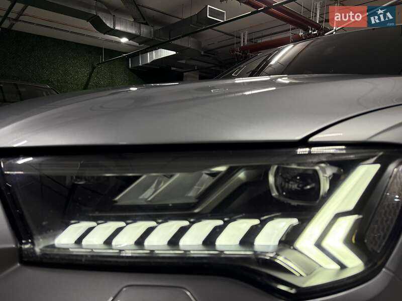Внедорожник / Кроссовер Audi SQ7 2020 в Киеве