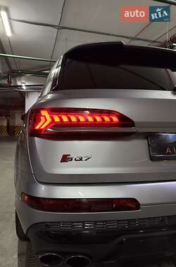 Внедорожник / Кроссовер Audi SQ7 2020 в 