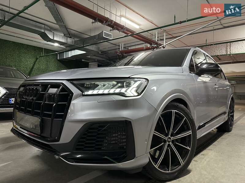 Внедорожник / Кроссовер Audi SQ7 2020 в 