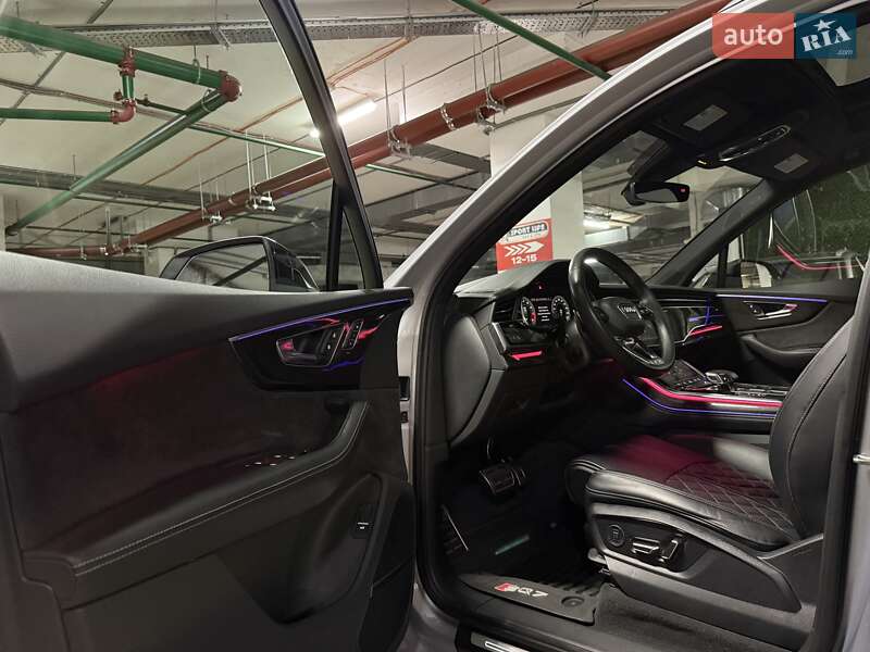 Внедорожник / Кроссовер Audi SQ7 2020 в Киеве