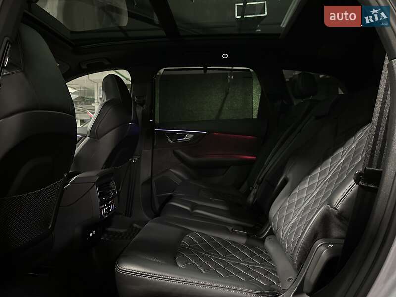 Внедорожник / Кроссовер Audi SQ7 2020 в Киеве