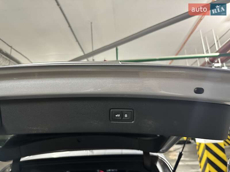 Внедорожник / Кроссовер Audi SQ7 2020 в Киеве