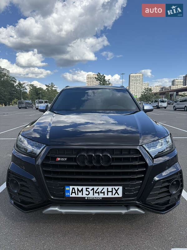 Позашляховик / Кросовер Audi SQ7 2017 в 