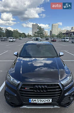 Позашляховик / Кросовер Audi SQ7 2017 в 