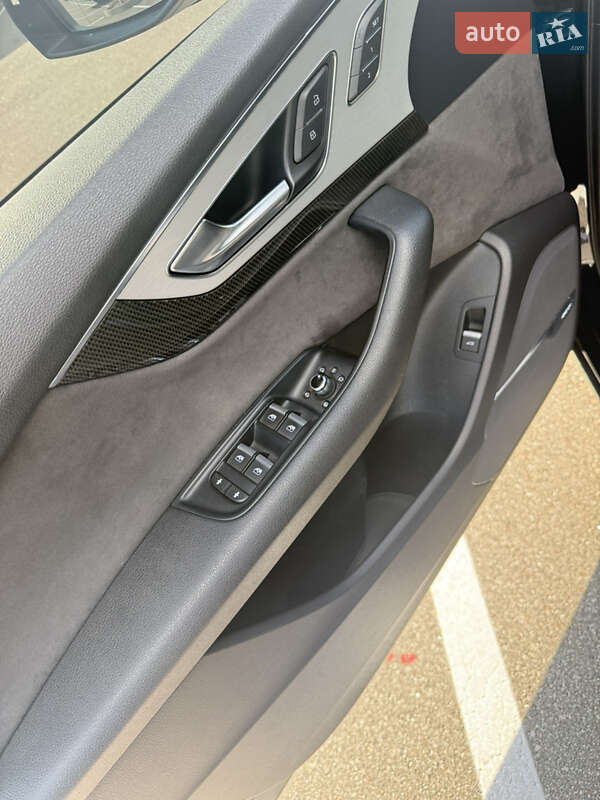 Позашляховик / Кросовер Audi SQ7 2017 в Києві
