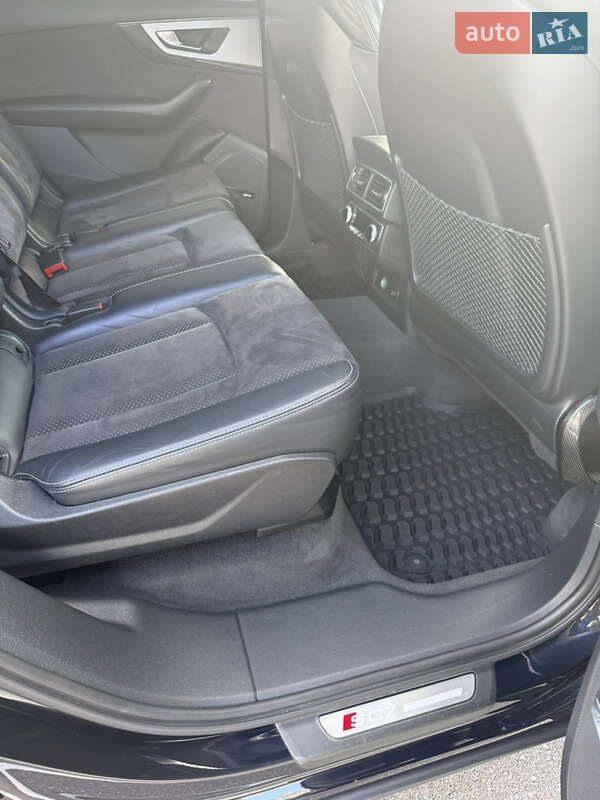 Позашляховик / Кросовер Audi SQ7 2017 в Києві