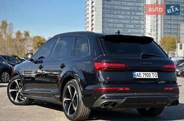 Внедорожник / Кроссовер Audi SQ7 2021 в 