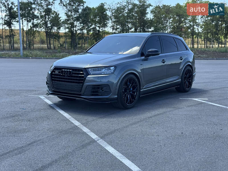 Внедорожник / Кроссовер Audi SQ7 2018 в Днепре