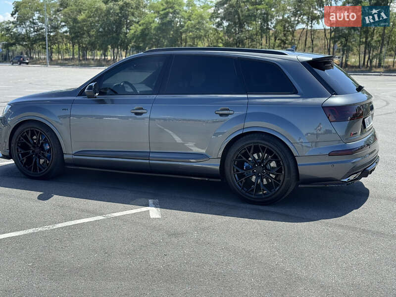 Внедорожник / Кроссовер Audi SQ7 2018 в Днепре