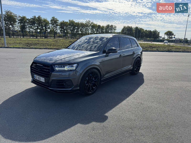 Внедорожник / Кроссовер Audi SQ7 2018 в Днепре