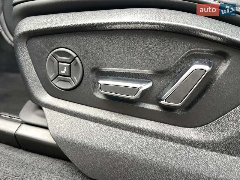 Внедорожник / Кроссовер Audi SQ7 2020 в Киеве