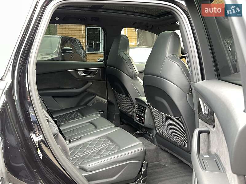 Внедорожник / Кроссовер Audi SQ7 2020 в Киеве