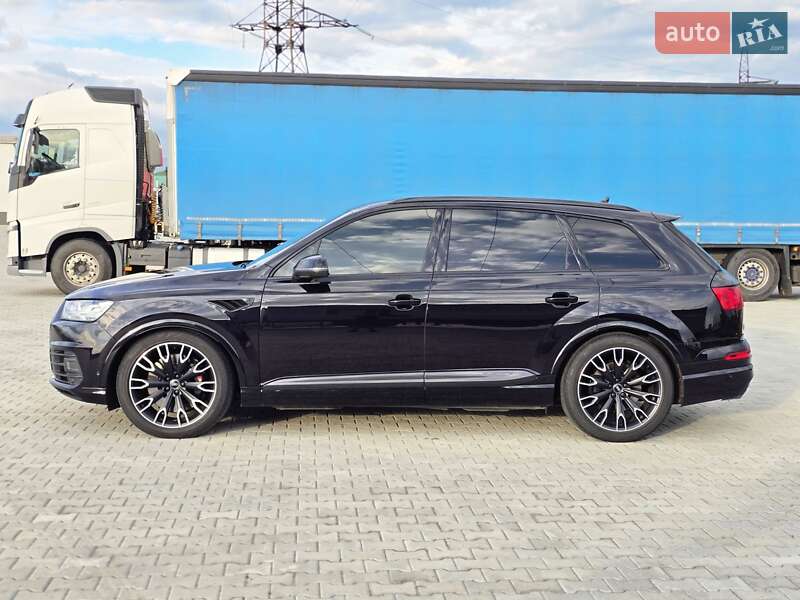 Позашляховик / Кросовер Audi SQ7 2018 в Мукачевому