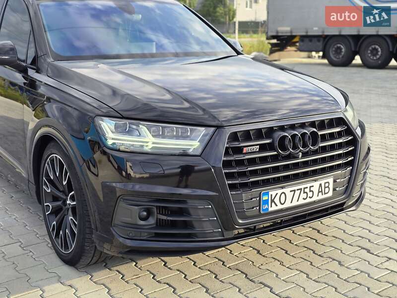 Позашляховик / Кросовер Audi SQ7 2018 в Мукачевому