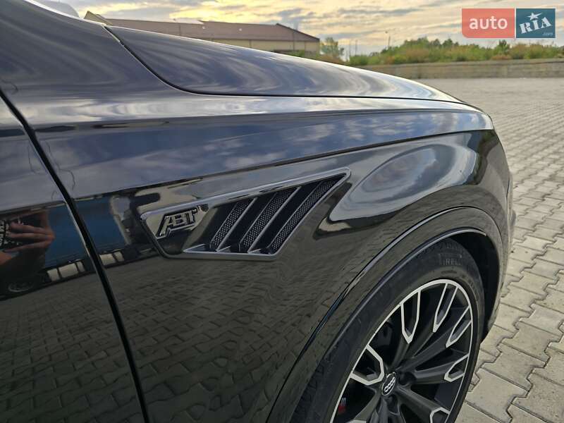 Позашляховик / Кросовер Audi SQ7 2018 в Мукачевому