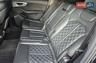 Внедорожник / Кроссовер Audi SQ7 2018 в 