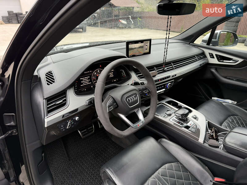 Позашляховик / Кросовер Audi SQ7 2016 в Хусті