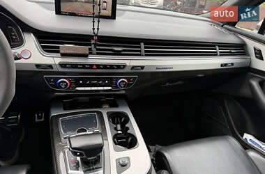 Внедорожник / Кроссовер Audi SQ7 2016 в 