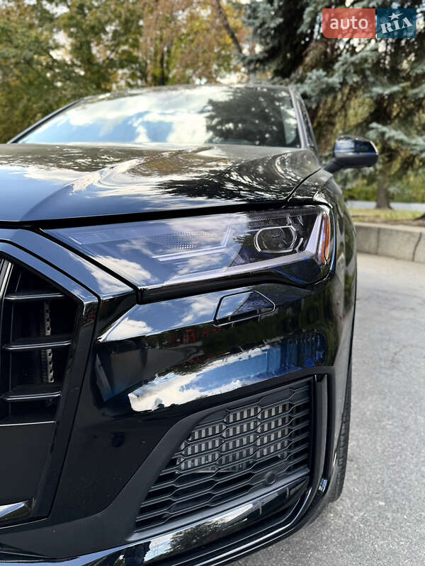 Внедорожник / Кроссовер Audi SQ7 2022 в Днепре