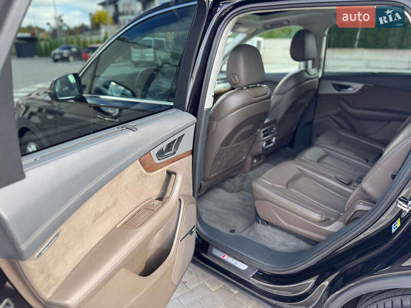 Позашляховик / Кросовер Audi SQ7 2017 в Рівному фото 16 Позашляховик / Кросовер Audi SQ7 2017 в Рівному