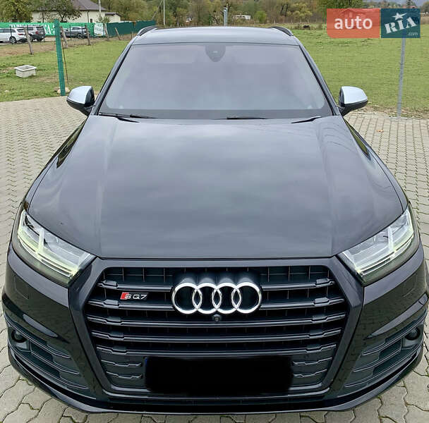 Внедорожник / Кроссовер Audi SQ7 2018 в Сваляве