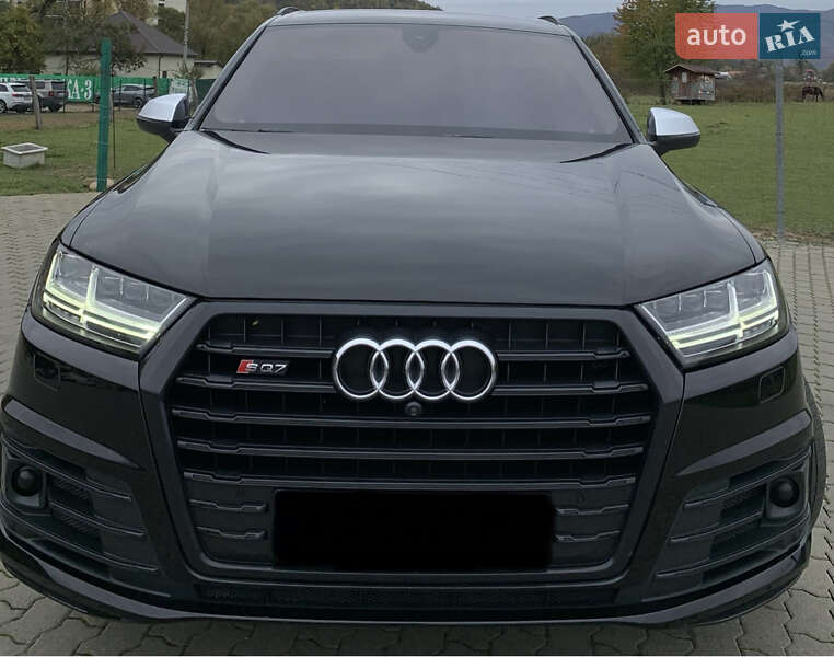 Внедорожник / Кроссовер Audi SQ7 2018 в Сваляве