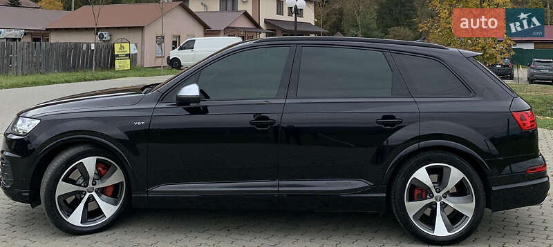 Внедорожник / Кроссовер Audi SQ7 2018 в Сваляве